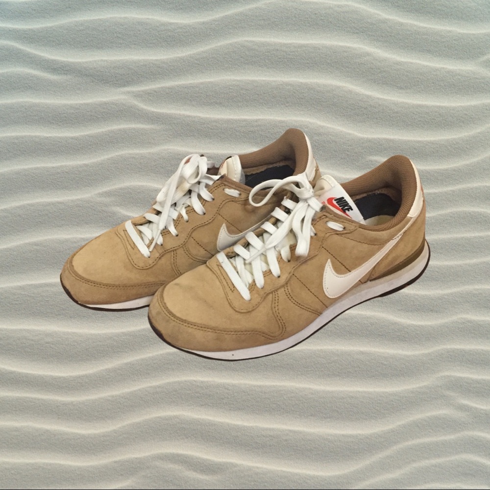 Nike internationalist (M6/W7.5) - SOLD